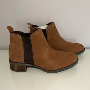 Me Too Tan Leather Chelsea Boots Size 10
